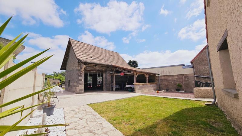 Maison - 180 m² - 5 pièces