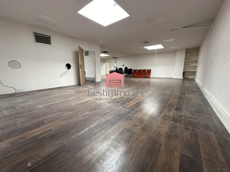 Local d'activités - 127 m²