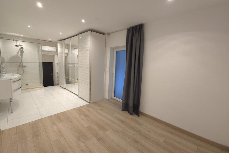 Maison - 179 m² - 7 pièces