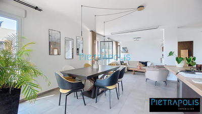 Appartement - 82 m² - 3 pièces