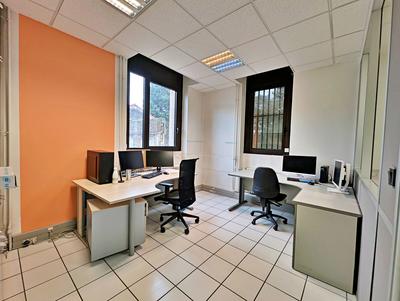 Bureau - 100 m² - 4 pièces