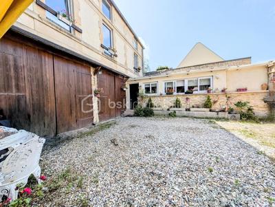 Maison en pierre - 140 m² - 6 pièces