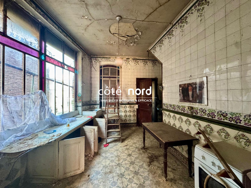 Maison - 288 m² - 8 pièces