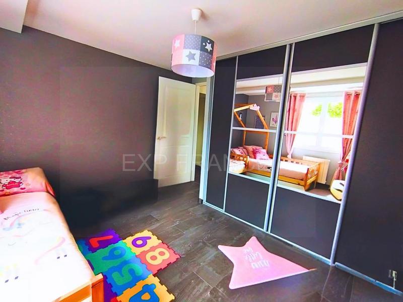 Maison - 254 m² - 10 pièces