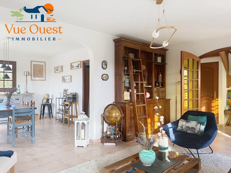 Maison traditionnelle - 147 m² - 8 pièces