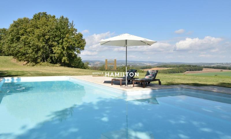 Maison - 270 m² - 7 pièces