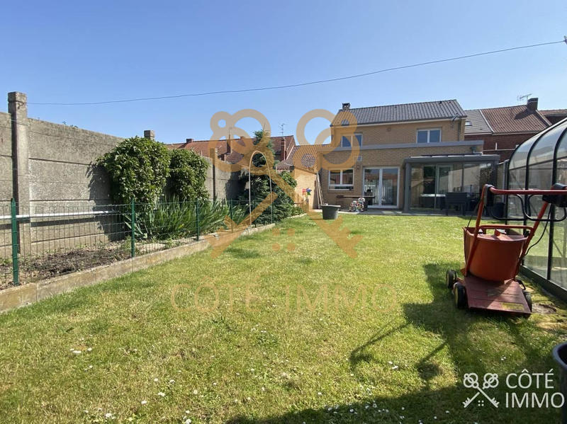 Maison - 225 m² - 6 pièces