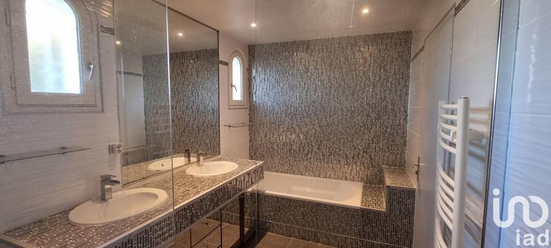 Maison - 165 m² - 8 pièces