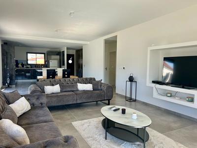 Maison - 122 m² - 4 pièces