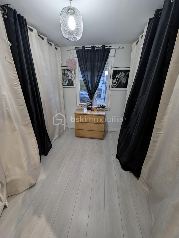 Pavillon - 168 m² - 7 pièces