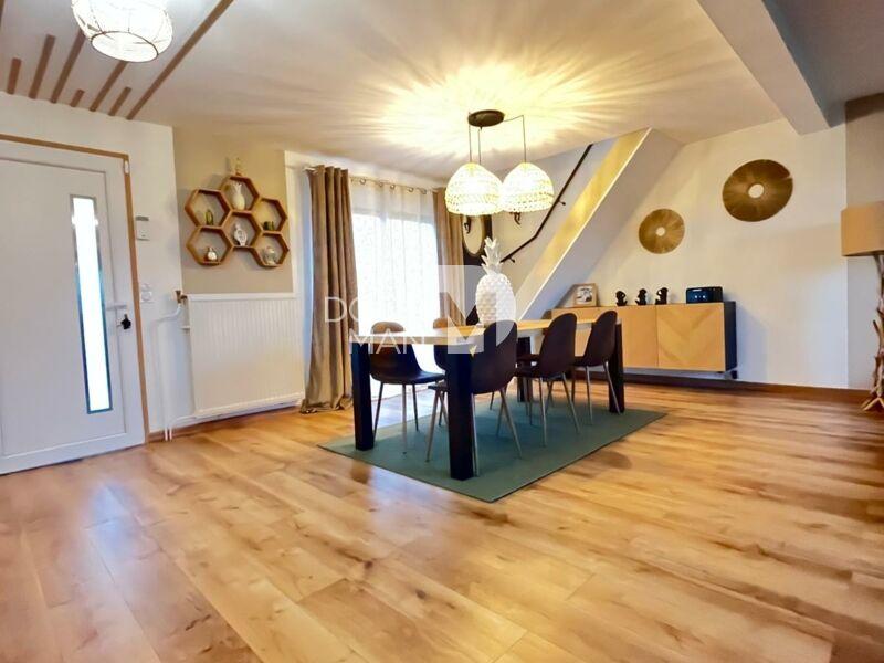 Maison - 93 m² - 4 pièces