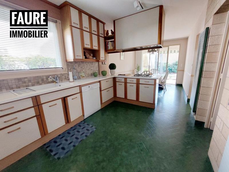 Villa - 270 m² - 10 pièces