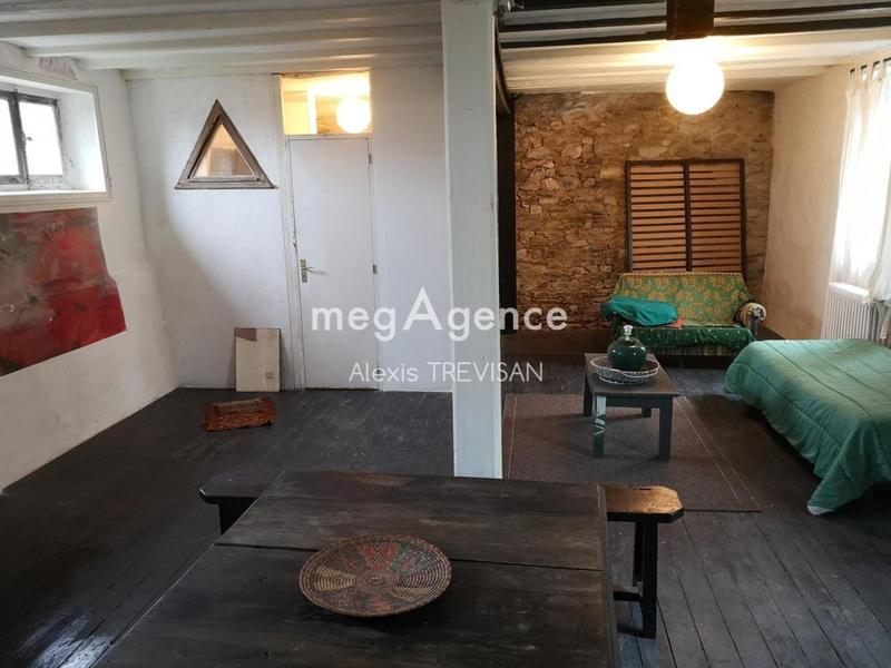 Maison - 225 m² - 11 pièces