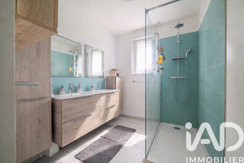 Maison - 161 m² - 9 pièces