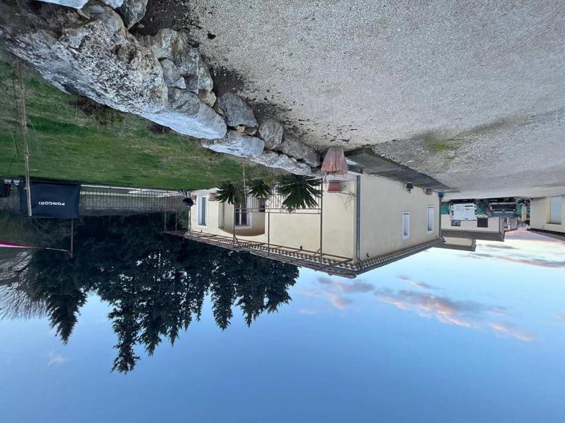 Maison - 190 m² - 2 pièces