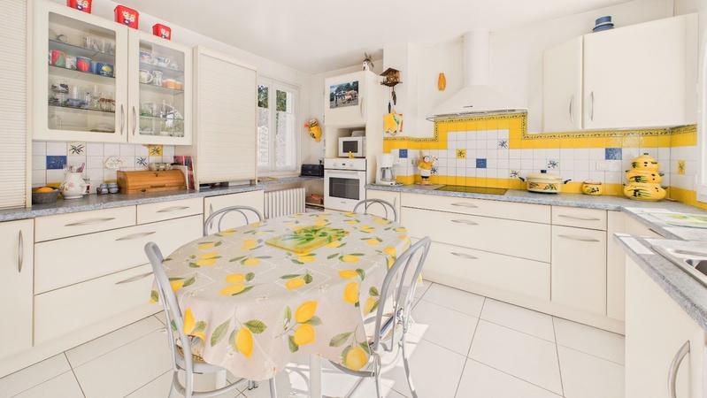 Propriété - 500 m² - 22 pièces