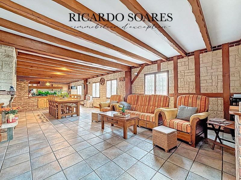 Maison - 218 m² - 8 pièces