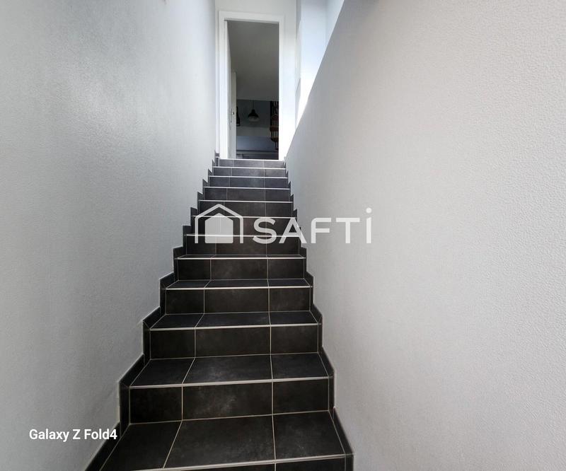 Maison - 213 m² - 9 pièces