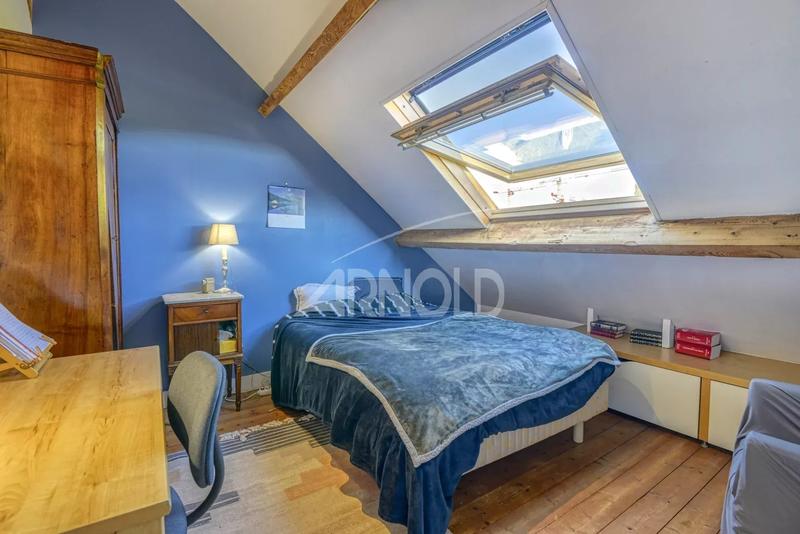 Maison - 217 m² - 8 pièces