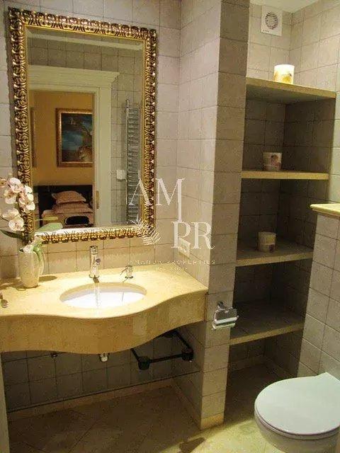 Appartement villa - 360 m² - 7 pièces