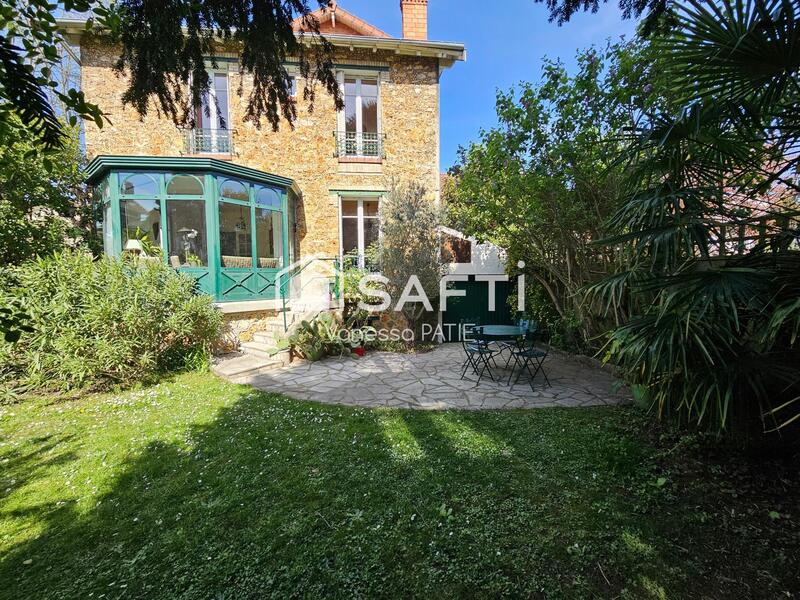 Villa - 212 m² - 11 pièces