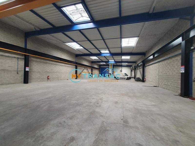Local d'activité / Entrepôt - 3 335 m²