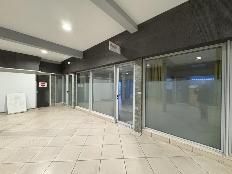 Local commercial - 115 m² - 6 pièces