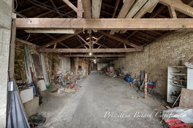 Maison - 231 m² - 8 pièces