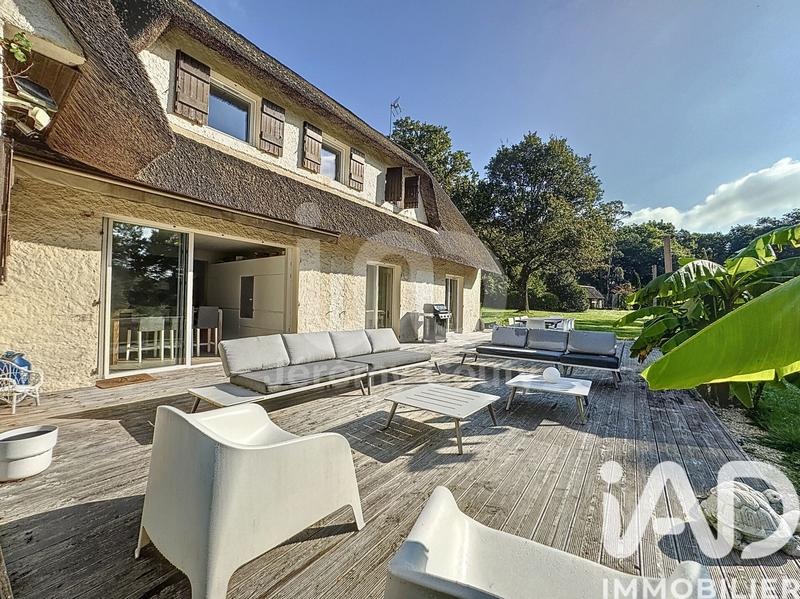 Maison - 259 m² - 10 pièces