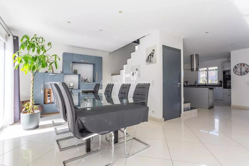 Maison - 226 m² - 10 pièces