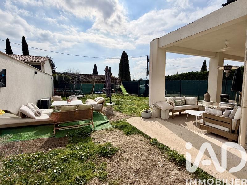 Maison - 255 m² - 7 pièces