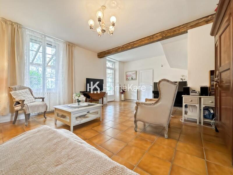 Maison - 185 m² - 8 pièces