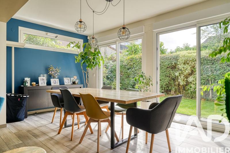 Maison - 180 m² - 8 pièces