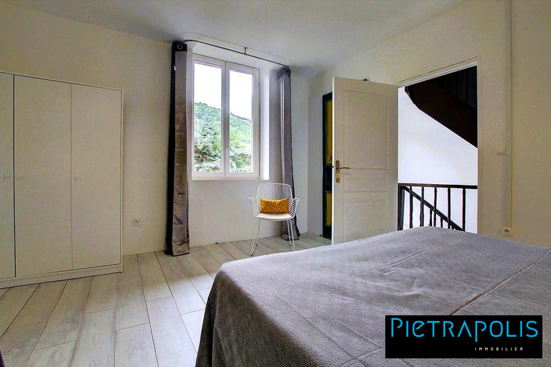 Maison ancienne - 405 m² - 12 pièces