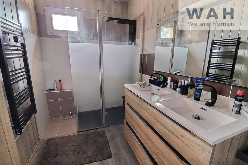 Maison - 99 m² - 4 pièces