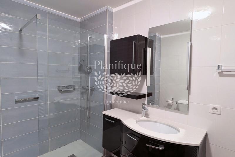 Appartement - 60 m² - 2 pièces