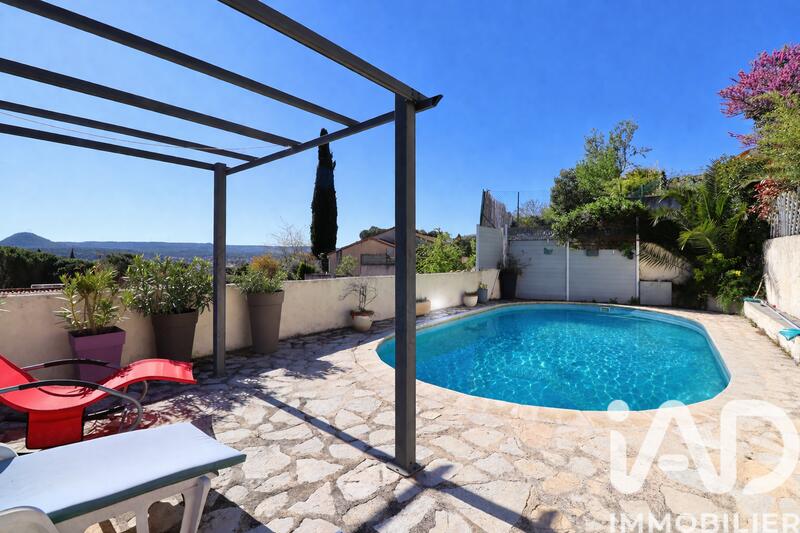 Maison - 120 m² - 6 pièces