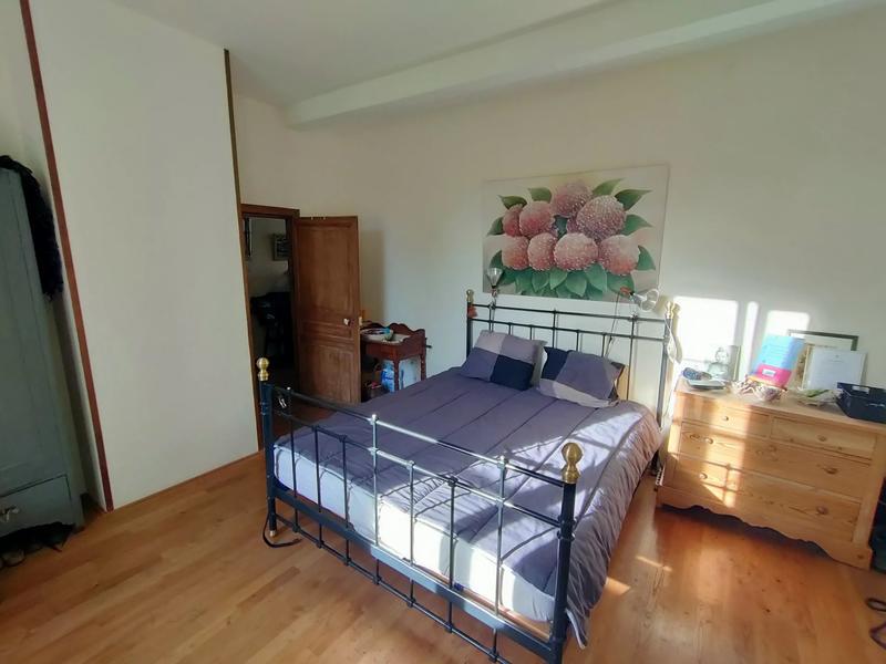 Maison - 235 m² - 8 pièces