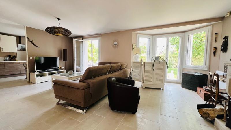 Maison - 180 m² - 7 pièces