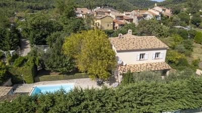 Maison de village - 155 m² - 7 pièces