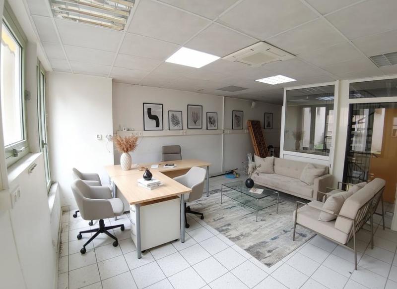 Local commercial - 300 m² - 3 pièces