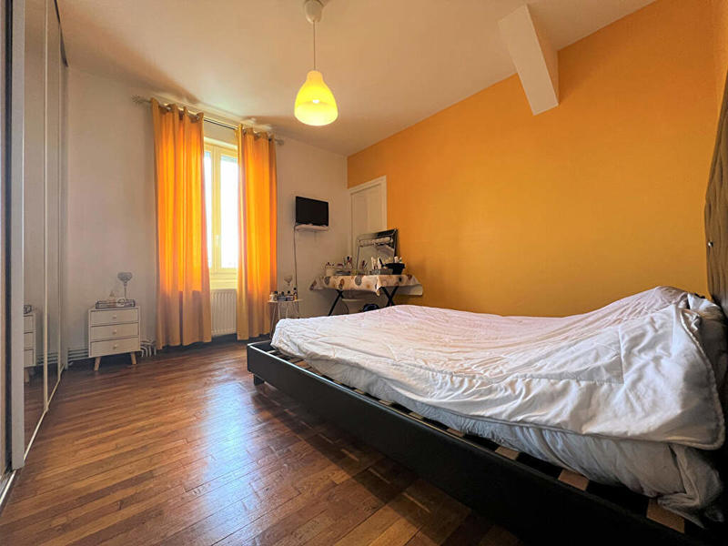 Maison - 93 m² - 6 pièces