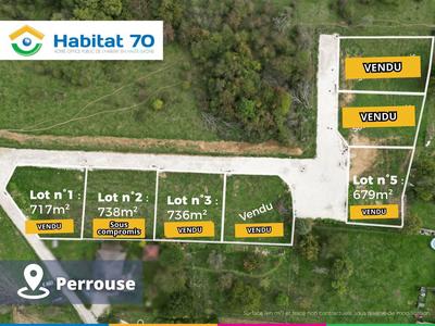 Terrain de lotissements - 738 m²