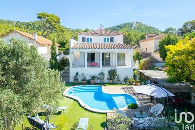 Maison - 174 m² - 6 pièces