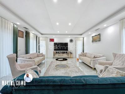 Maison - 190 m² - 6 pièces