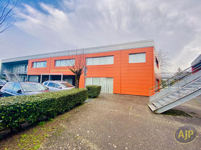 Local d'activité / Entrepôt - 106 m²