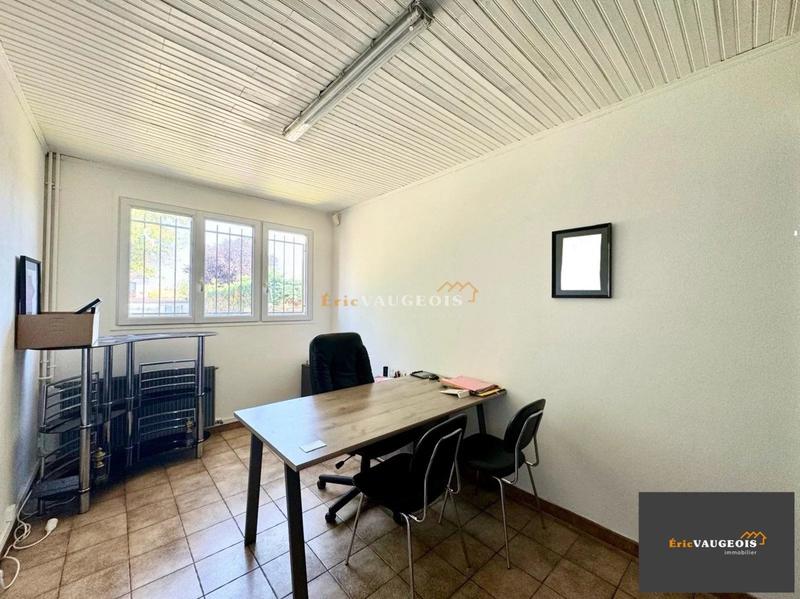 Bureau - 95 m² - 6 pièces