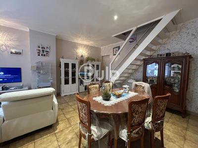 Maison - 95 m² - 5 pièces