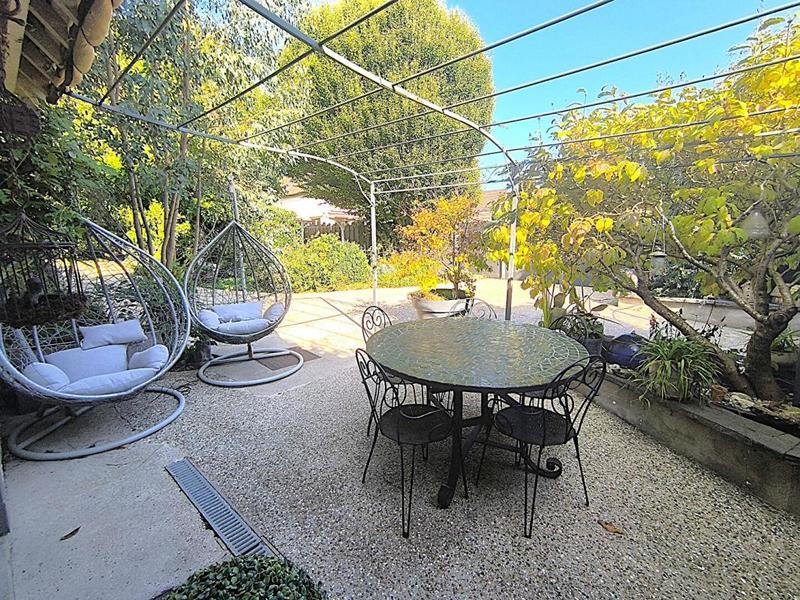 Maison - 249 m² - 7 pièces