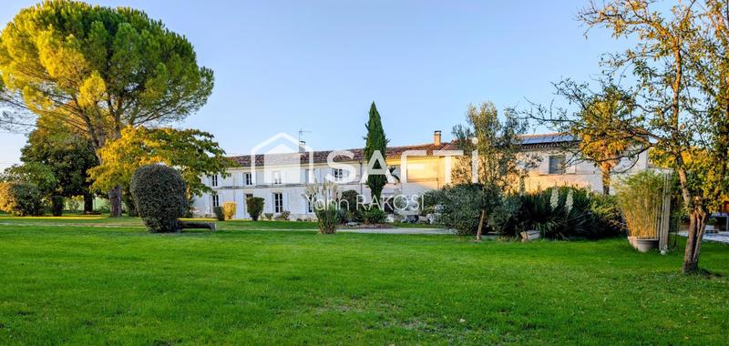 Maison - 292 m² - 8 pièces